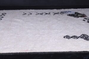 Handmade Beni ourain rug